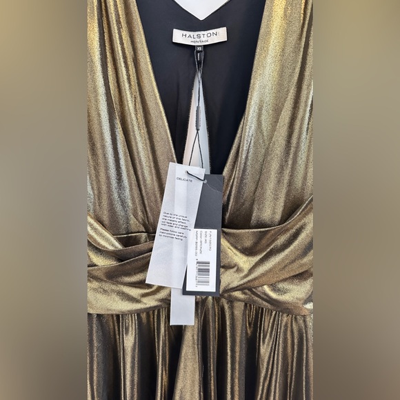 Halston Gold Plunge Neck Shimmery Cocktail Dress - Picture 2 of 7